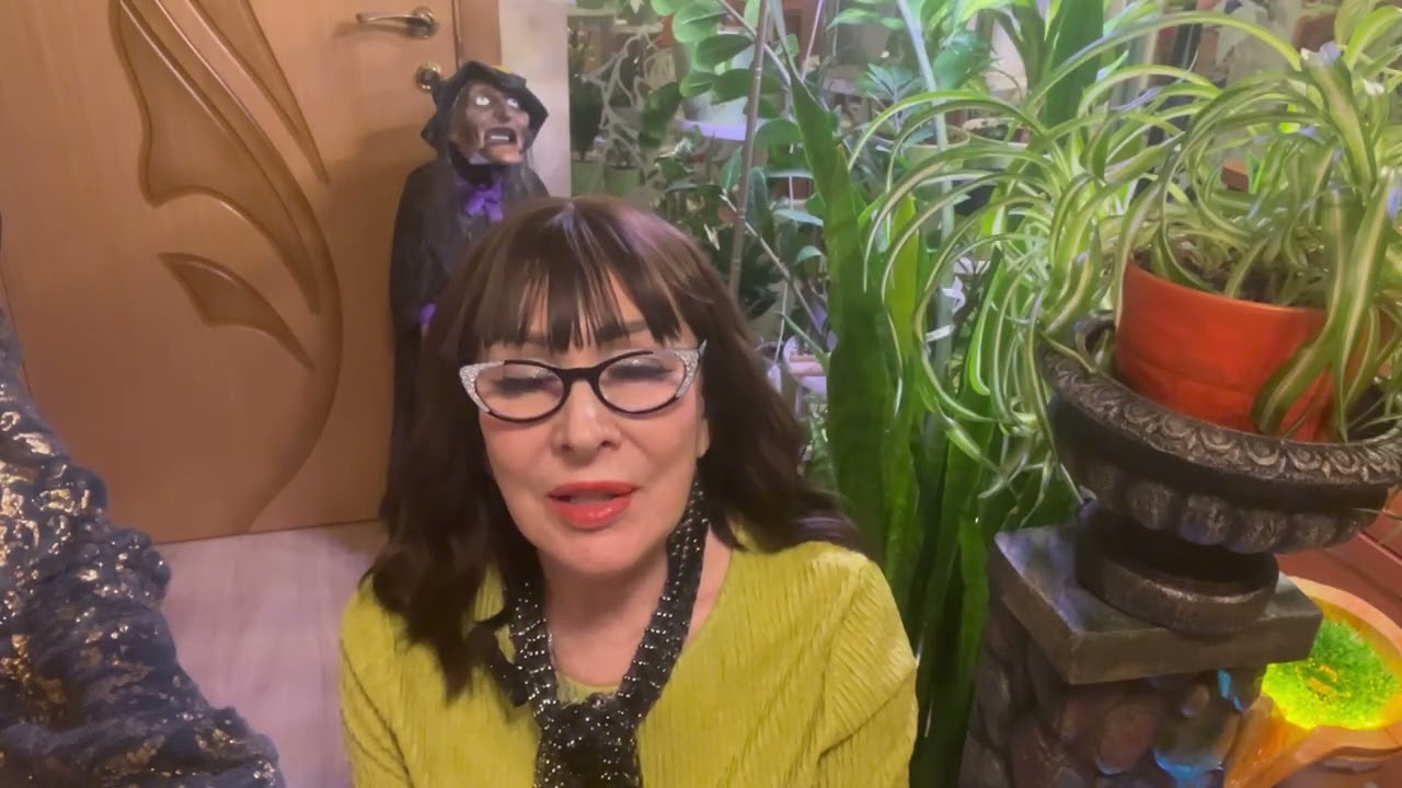 ТАРО ПОМОГАЕТ РАЗВИВАТЬСЯ ИЛИ ВЫЗЫВАЕТ ЗАВИСИМОСТЬ?