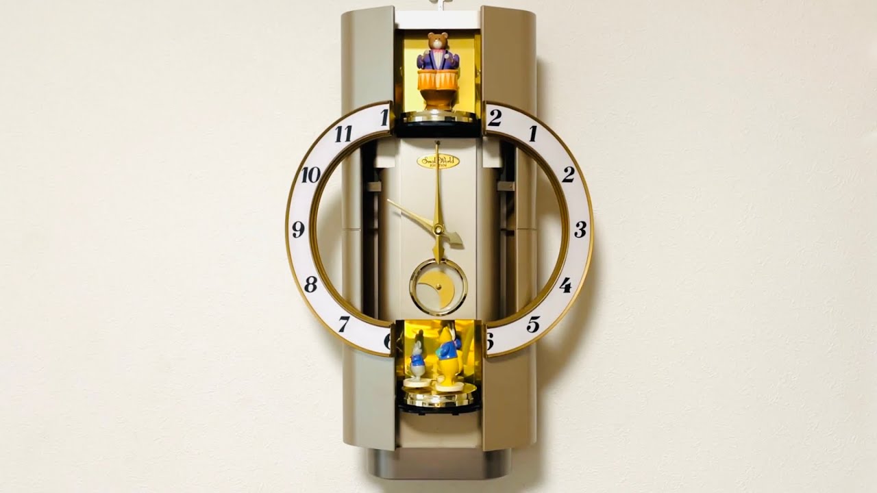 からくり時計 スモールワールドストーリー - YouTube