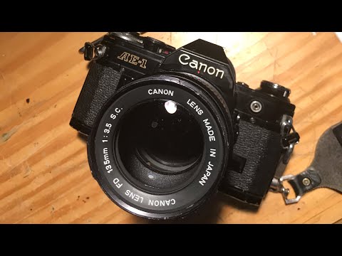Canon AE-1銀とFD 135mm F3.5 S.C.とジャンクAE-1黒 hqdefault.jpg