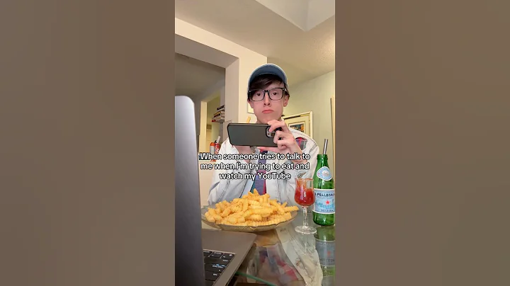 When You’re Trying to EAT and YouTube 🤣 #TheManniiShow.com/series