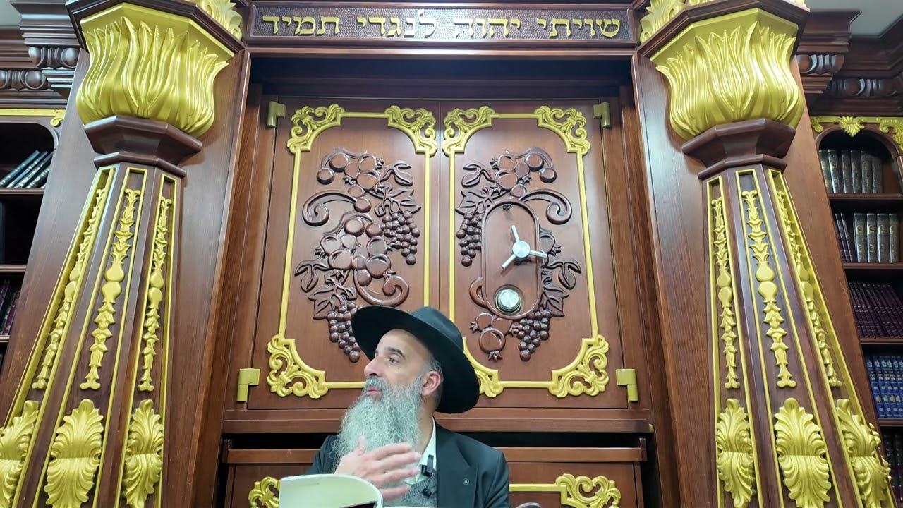 שולחן ערוך אורח חיים סימן ב' -  דין לבישת בגדים | הרב מאיר דוד שמואלי