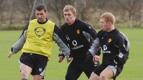 Story - Roy Keane chases Denis Irwin down in training