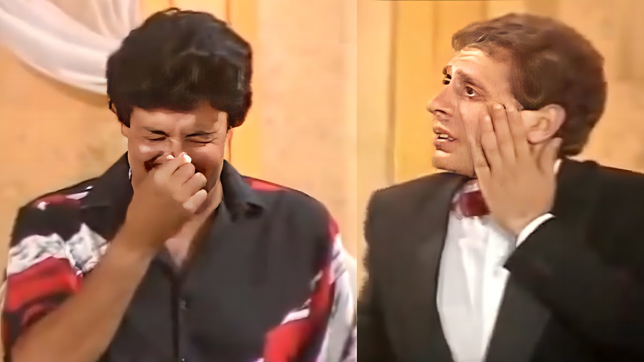 سمير غانم مش قادر يكمل المشهد من كتر الضحك لما وحيد سيف ضرب شبيه عادل امام بالقلم على المسرح 😂😂