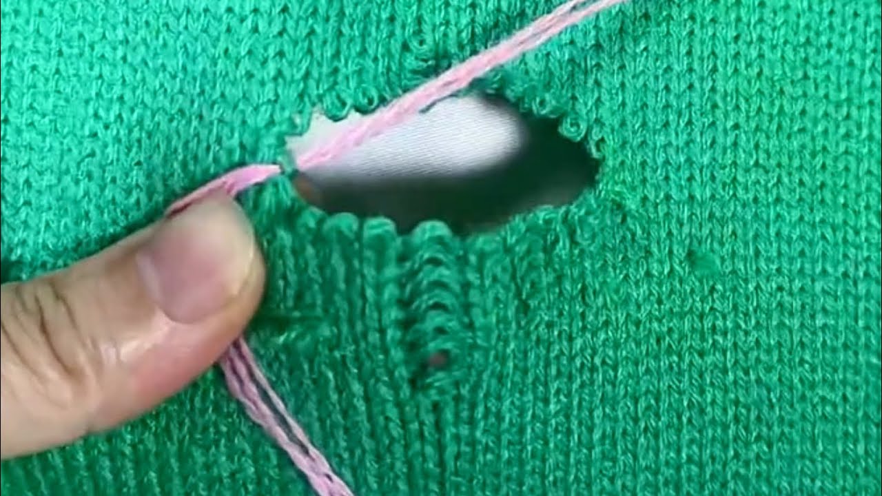 How to Repair a Hole in a Knitted Sweater at Home Without Leaving Any ...