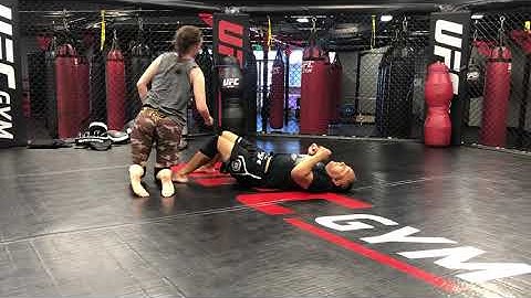 BJJ attacking the mount