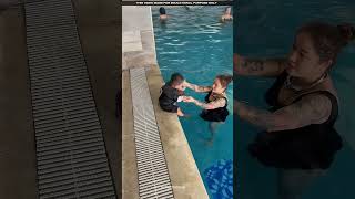 This Mom Teaching Her Son To Swim