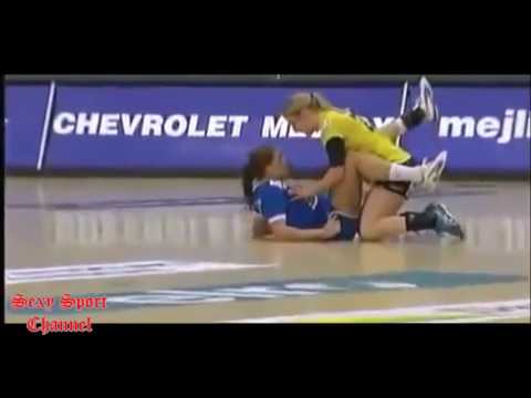 ? Wow! Naughty scene during a game of women's handball! 2014 - Sexy Handball 2018 ?