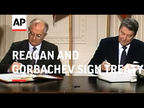 Video: Co Reagan vystřihl?