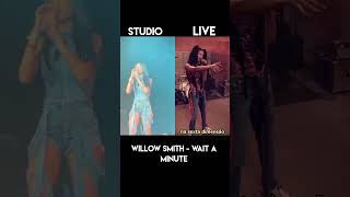 Willow Smith wait a minute Studio version vs live performance Resimi