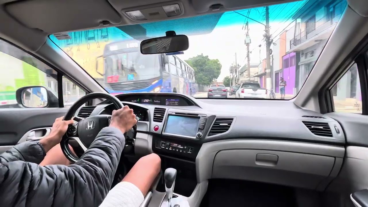 Civic 2014 — simples, sólido, prazeroso