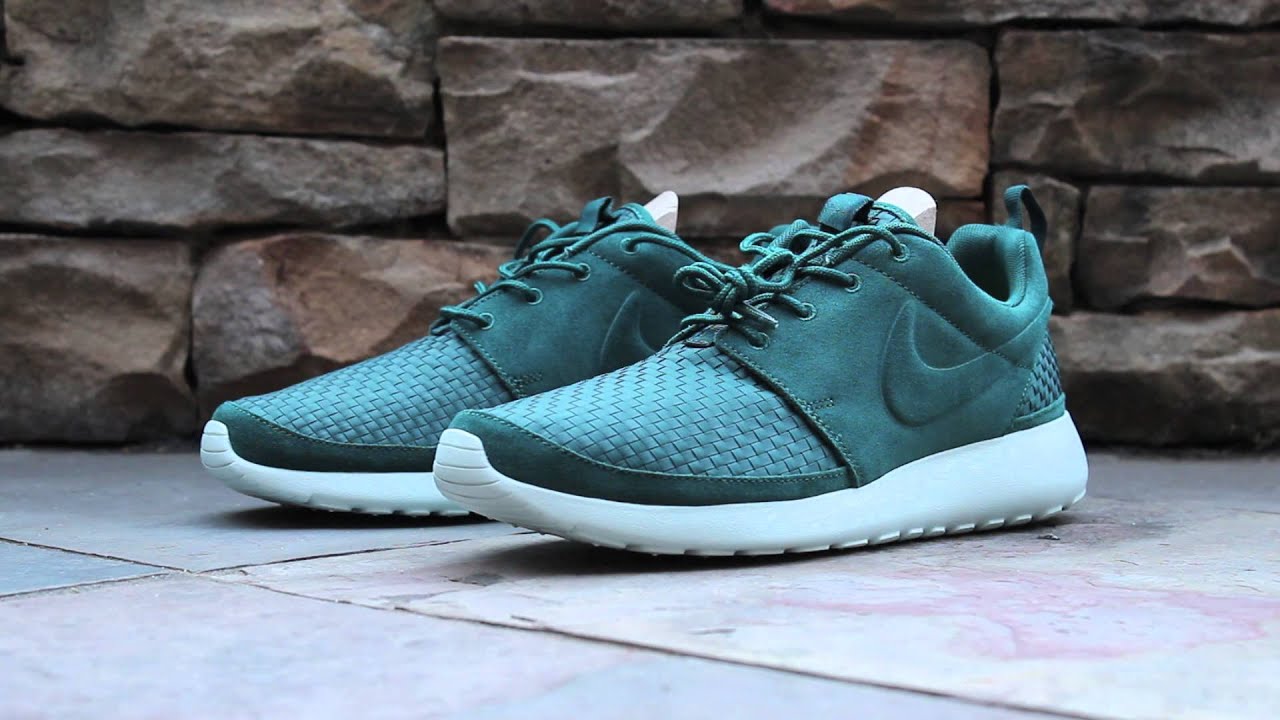 nike roshe run woven