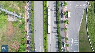 "World's first train on virtual tracks" launches passenger services in China screenshot 5