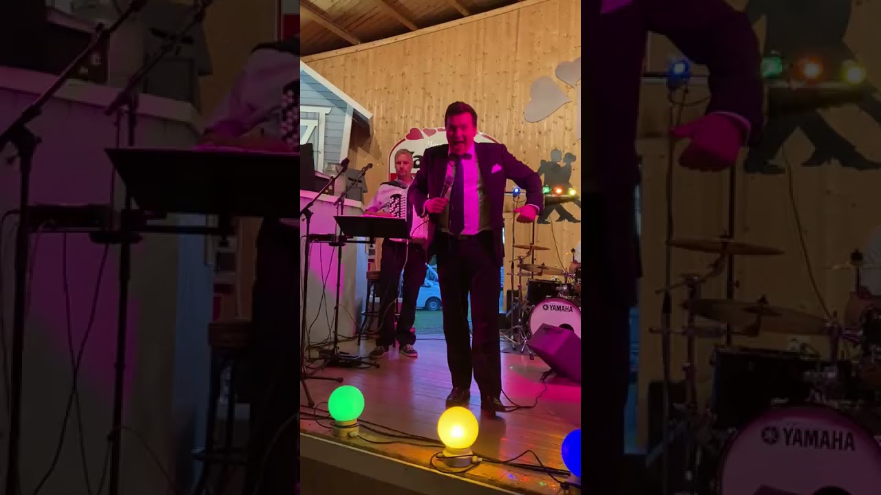 Juha Hautaluoma & Tähtivyö - Silmät tummat kuin yö