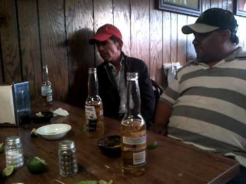 tomando en la cantina.3GP - YouTube