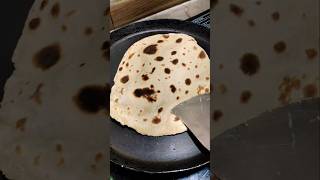 garmi bahut hai roti mat bnao🤣/easy cooking with Mir #shorts#youtubeshorts #roti#chapati#viral#funny