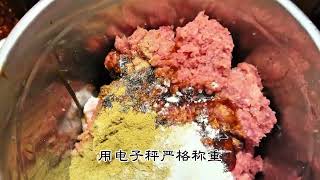 原来馄饨店里调肉馅的4个步骤还有讲究！难怪又脆又弹又好吃 #岳阳三姐馄饨饺子店 #馄饨店 #馄饨馅