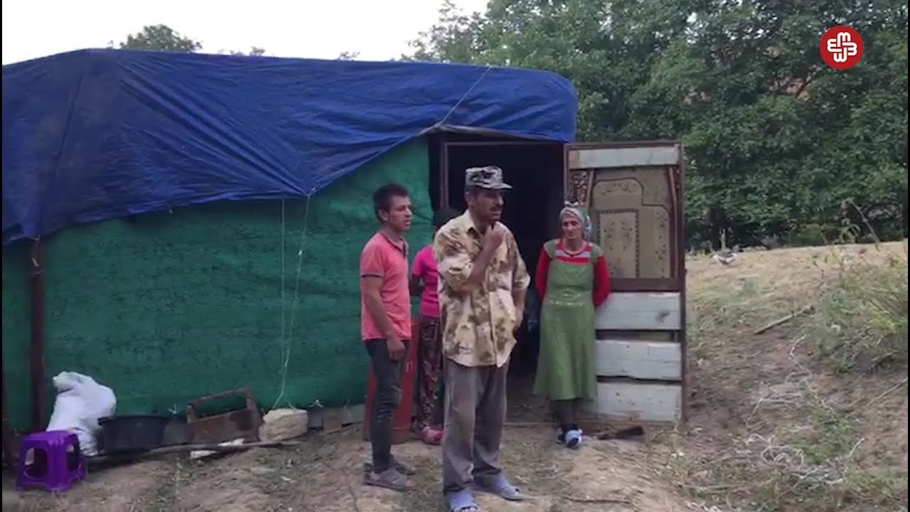 Çadırda qalan ailə: “Məhkəmə pul alıb bizi evsiz qoyub”