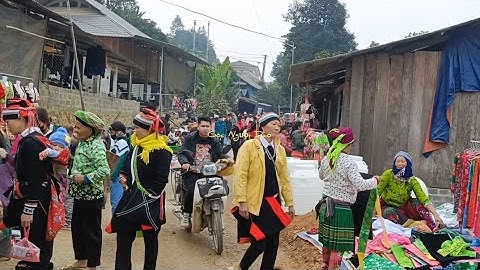 chợ giáp trung bắc mê Hà Giang. góc Người Dao