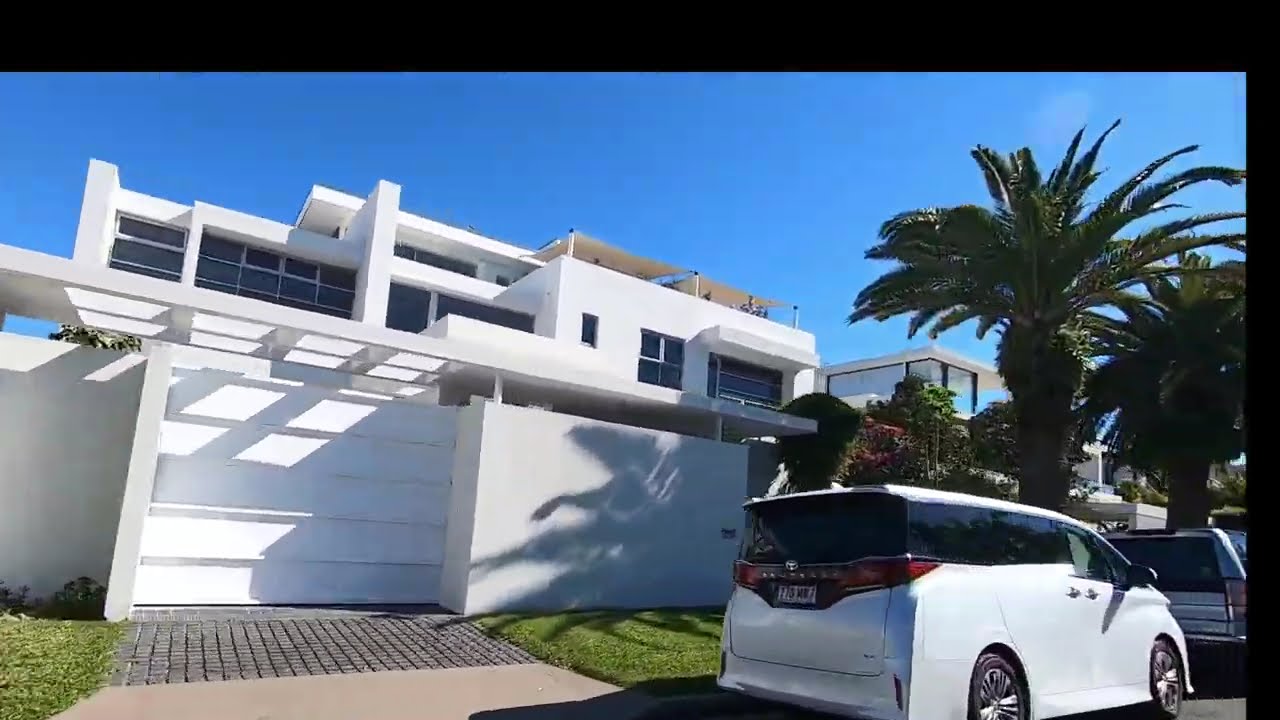 Surfers Paradise...streets of dreams.