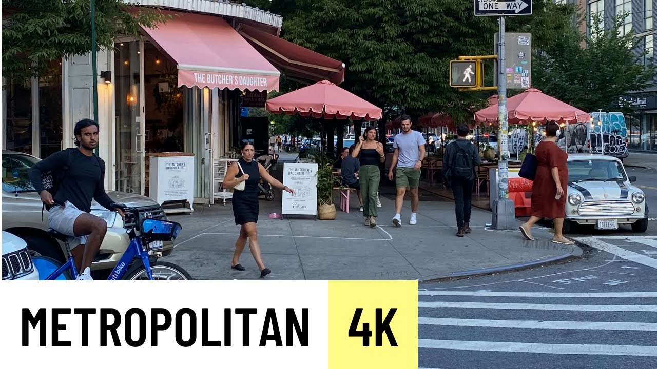 New York City - Brooklyn Metropolitan Ave Walking