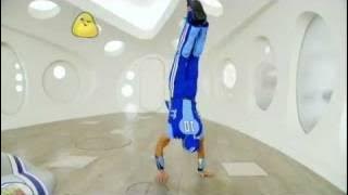 Sportacus 'Handstand'