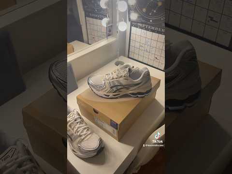 Unboxing The Asics