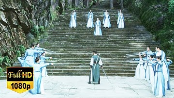 The enemy surrounded him, not realizing that he was a kung fu master.