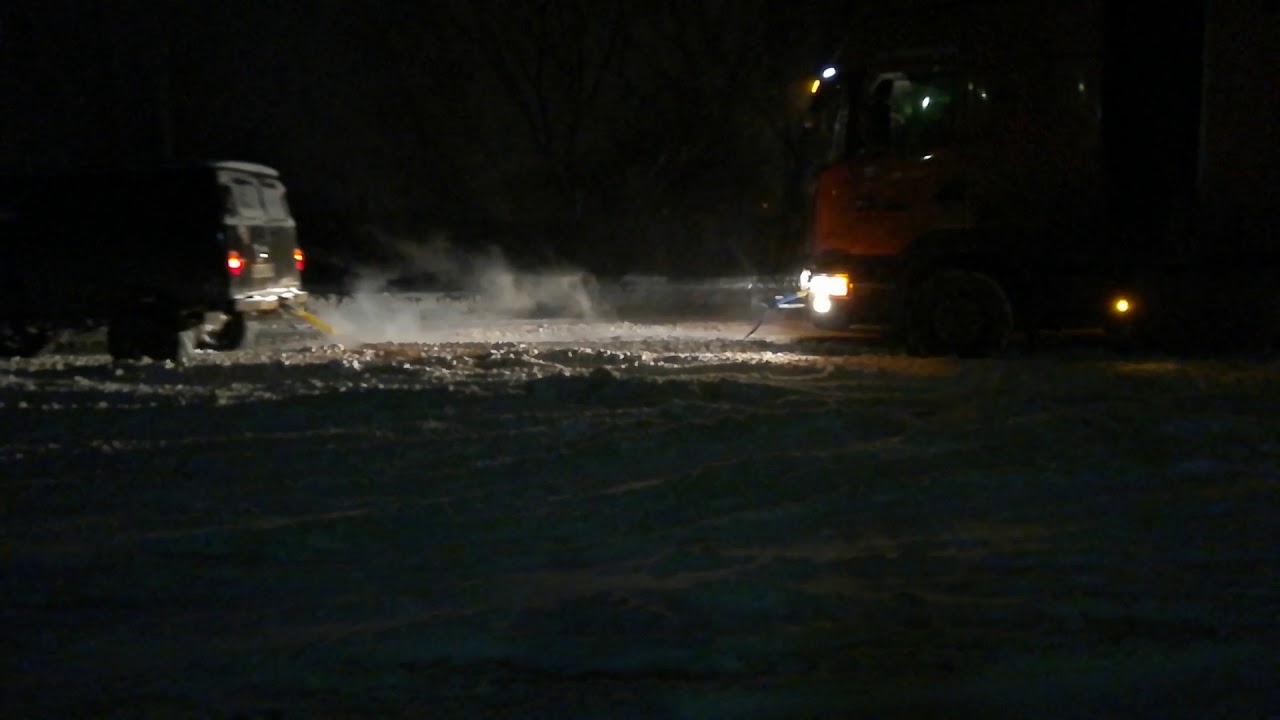 Буханка тянет фуру - YouTube