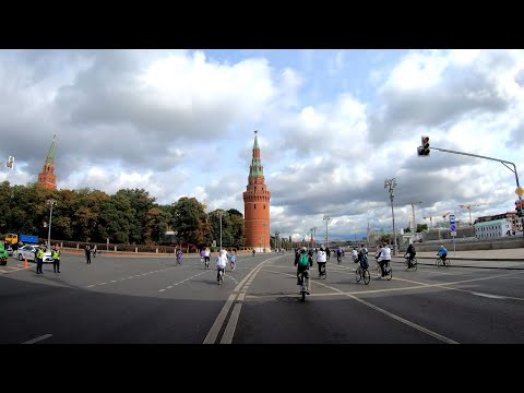Vídeo: Com Es Celebra Una Nit En Bicicleta A Moscou