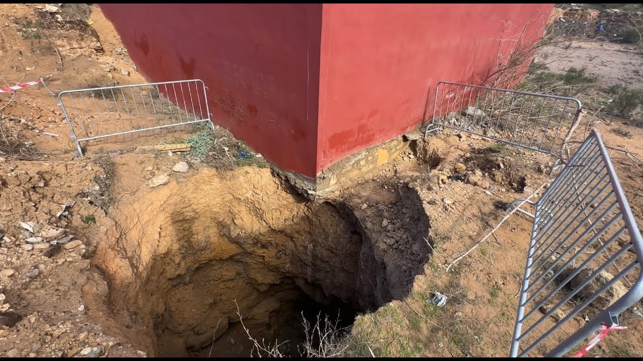 ساكنة برج الناظور أسفي تستنجد هاد الفيضان لي جا ولا تحت الديور خاوي..تاصلنا بالشركة الجهوي و كايقطعو