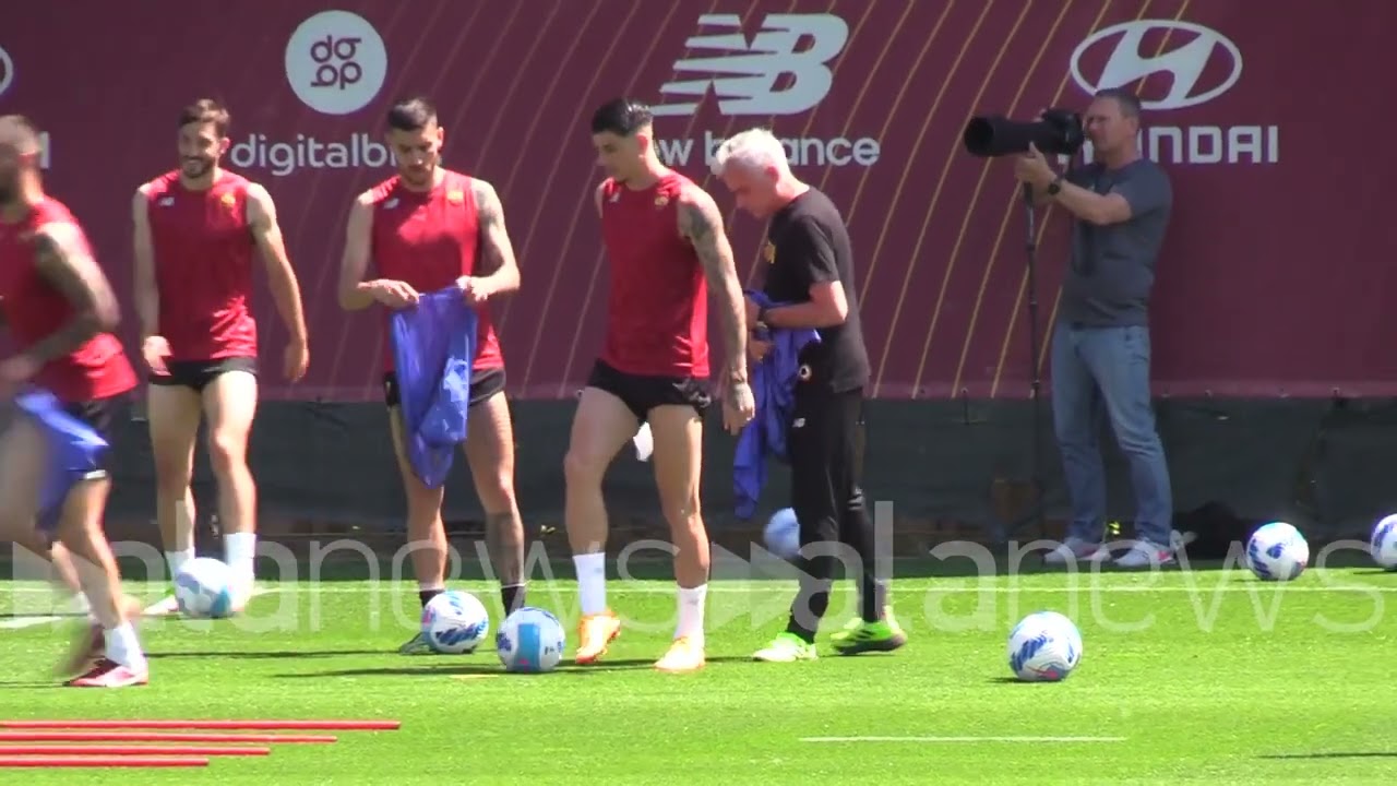 As Roma, open day a Trigoria. La squadra di Mourinho si allena davanti alla stampa