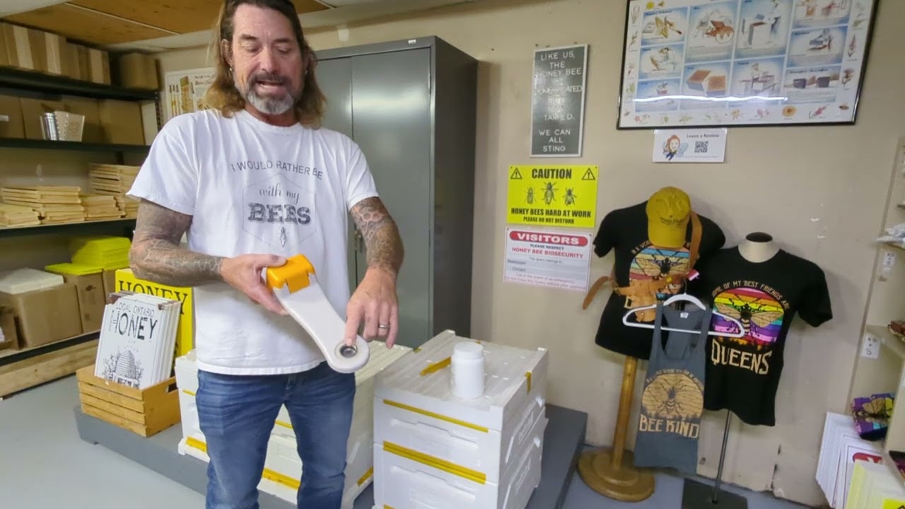 Oxalic Vapourization in Bee Box Poly Hives.