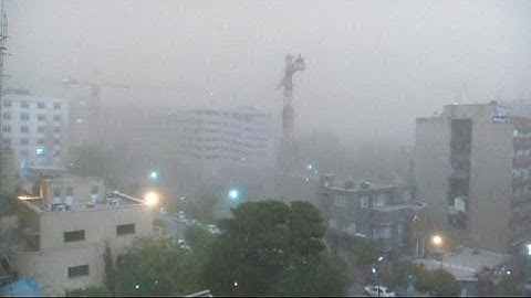 Une tempête de sable meurtrière balaie Téhéran