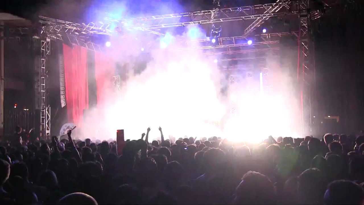 Regardez Simian Mobile Disco Interference 1st Live performance HQ Live @ SONAR Barcelona 2012 sur YouTube Regardez Simian Mobile Disco Interference 1st Live performance HQ Live @ SONAR Barcelona 2012 sur YouTube