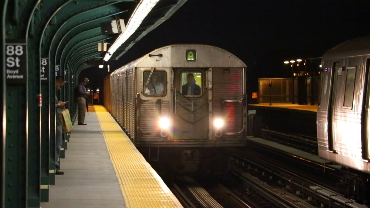 Mta New York City Subway 207th Street Bound R32 A Train 88th