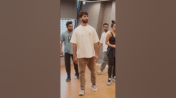 We could watch #ShahidKapoor practice his killer moves all day 😍❤️‍🔥 #TeriBaatonMeinAisaUljhaJiya