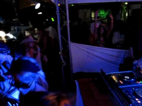 Steve Aries playing Avicii remix(Got 2 Get Up) @ B...