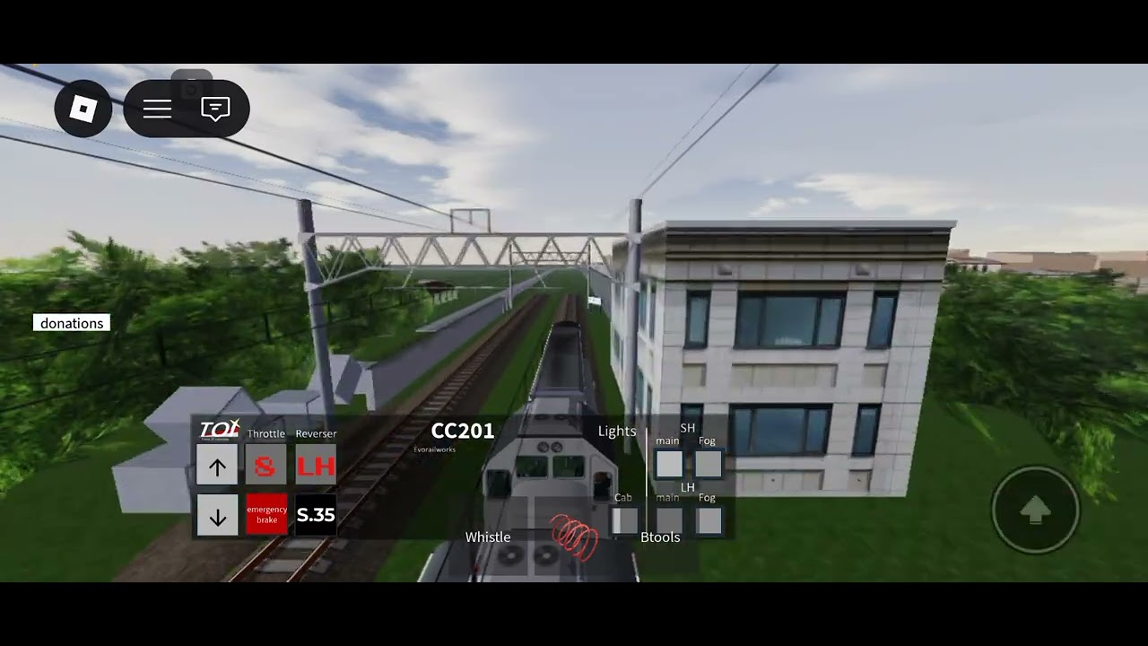 Rekaman kereta api barang anjlok di belokan mematikan