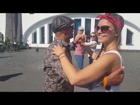 Salsa Dance training by Youyou El Cubano im Hafenpark in Frankfurt am Main Germany