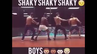 Chicos sexys bailando   coreografia shaky shaky daddy yankee  video oficial