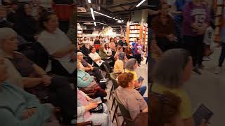 İstinyepark İzmirde Elif Erdenay İmza Günü