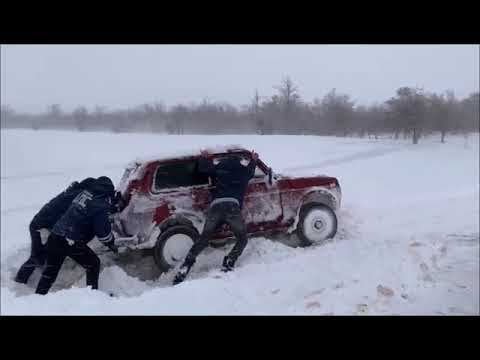 Снежные заносы на дорогах фото