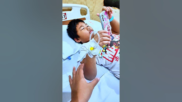 SAD Mama Riska Vlog Takes Care of Elsa Rafisqy Sick with Dengue Fever (DBD) Treated in Hospital