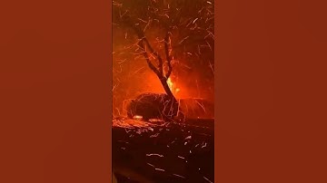 قال  تعالى: {  فأصابها إعصار فيه نار فاحترقت كذلك يبين الله لكم الآيات لعلكم تتفكرون } (البقرة:266).