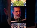 A bruxa foi trabalhar na concorrente #podcast