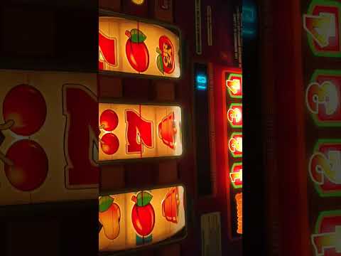 Cruise Casino Fans, What’s Your Favorite Way to Throw Money Overboard? #casinolife #casinodealer