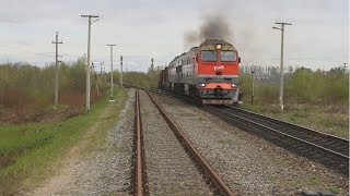 Railway branching near Dno town. TEP70-0084 locomotive with train № 664 Moscow – Pskov.