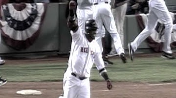 2004 ALDS Gm3: Ortiz