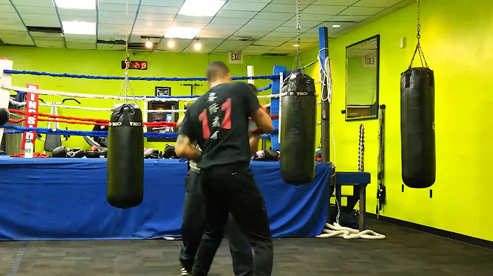 Ronnie Pratt @DNA Level C Boxing Club