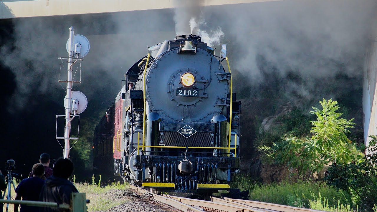 Reading & Northern 2102: The Tomato Rambler